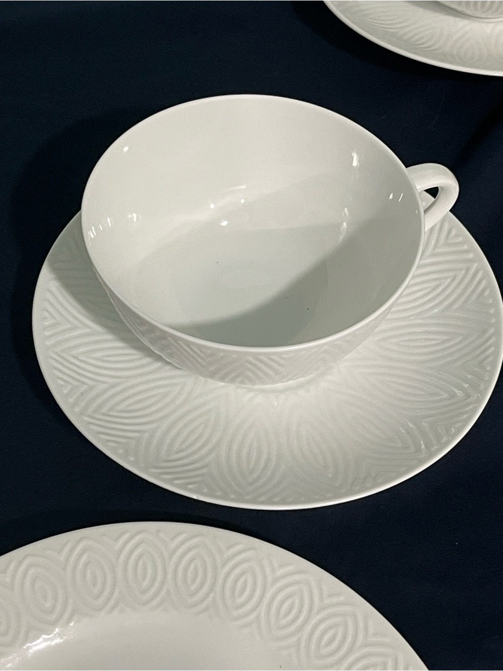 Royal Copenhagen SALTO Rare coupe Teacup/Saucer 1950’s Embossed Petals Set of 6